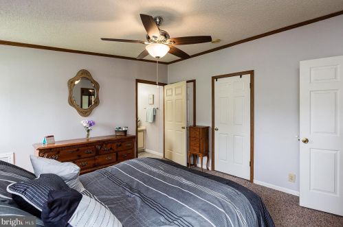 518 Pheasant Rdg Cir, Lancaster PA exterior