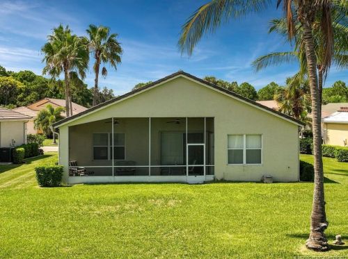 271 Lk Frst Way, Fort Pierce FL 34986-1771 exterior