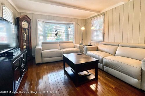 1320 Sunrise Ave, Point Pleasant Beach NJ 08742-4278 exterior