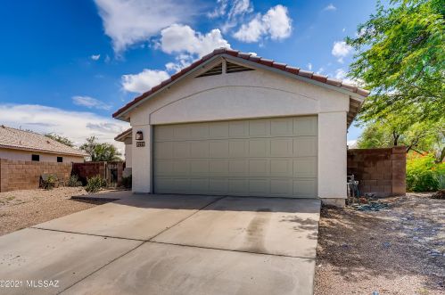 3271 Vuelta De Los Mineros, Tucson, AZ 85745-8825