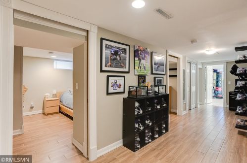 1646 Barclay St, Saint Paul MN  55106-1203 exterior