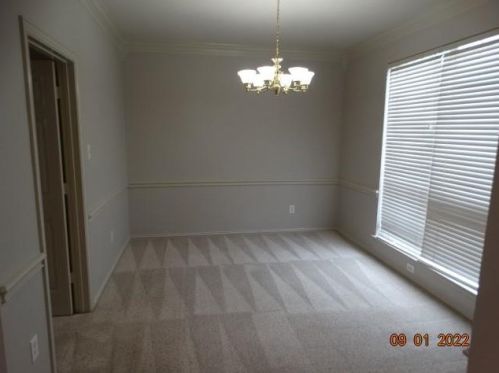 9718 Cliffside Dr, Irving TX  75063-5036 exterior