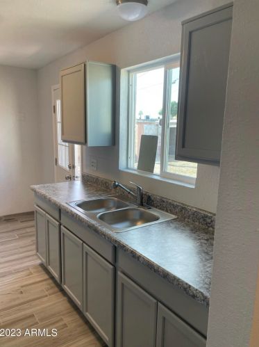 1102 27th Dr, Phoenix AZ  85009-3953 exterior