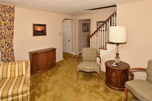 1052 Plymouth St, Windsor CT 06095-3653 exterior