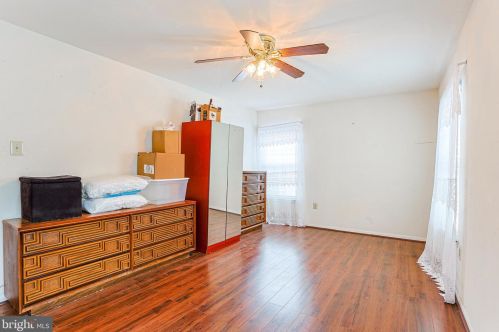 1537 19 St, Philadelphia PA 19121-4120 exterior