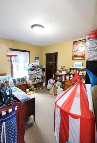 21 Woodward St, Worcester MA 01610-2937 exterior