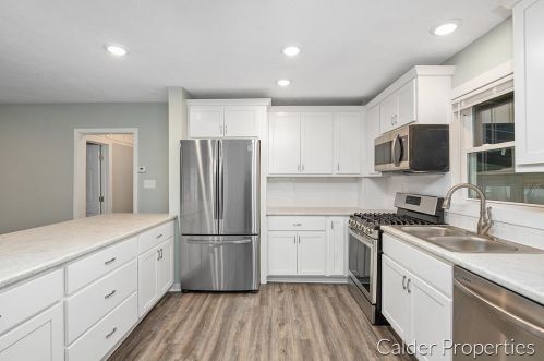 1472 Montgomery Ave, Meskegon MI 49441-1763 exterior