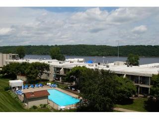 6319 Saint Croix Trl, Stillwater, MN 55082-6935