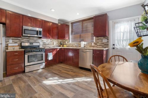 2417 Camac St, Philadelphia PA 19148-3510 exterior