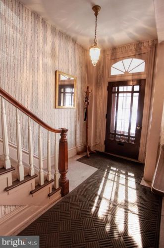 223 Washington St, Huntingdon PA 16652-1525 exterior