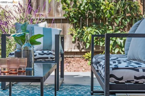 1247 Burnett St, Berkeley CA 94702-2436 exterior