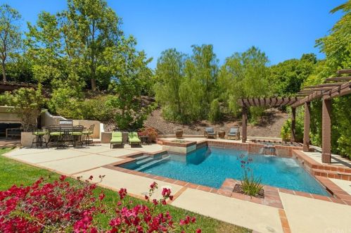 10723 Plumas Way, Tustin CA  92782-4305 exterior