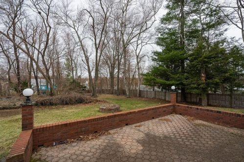 129 Lancaster Ave, West Springfield MA 01089-2235 exterior