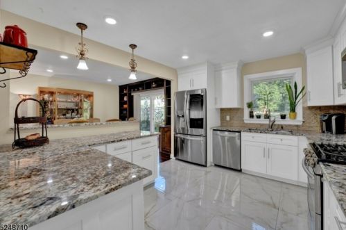 36 Aspen Rd, Town Center NJ 07052-1201 exterior