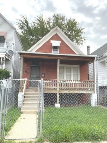 5427 Paulina St, Chicago, IL 60640-1111