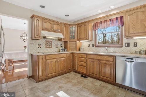 9731 Howes Rd, Dunkirk MD 20754-9254 exterior