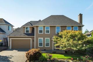 9722 Maring Dr, Portland, OR 97229-5276