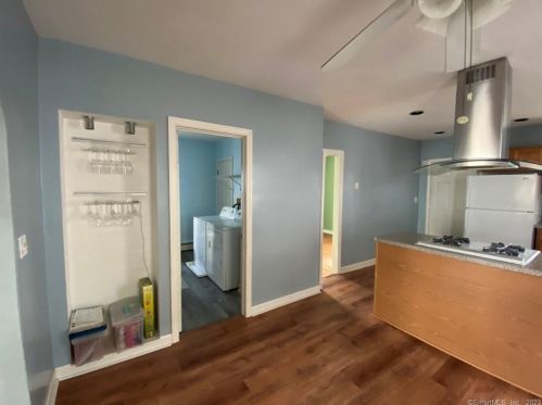 13 Franklin St, Wallingford CT 06492-4115 exterior