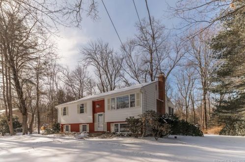 47 Lexton Dr, Farmington, CT 06032-2411