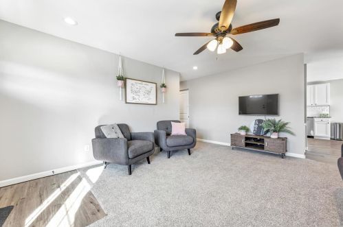 250 Village Circle Dr, Winfield MO 63389-2051 exterior