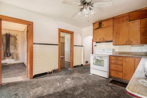 617 9 St, Mishawaka IN 46544-4919 exterior