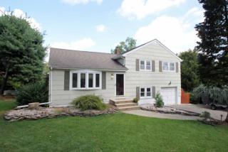 25 Sandra Dr, Parsippany, NJ 07054-2914