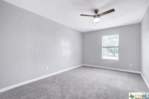 718 Grosvenor St, San Antonio TX 78221-1408 exterior