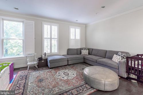 826 Montgomery St, Alexandria VA  22314-1970 exterior