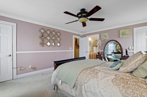 9224 Edgewater Dr, Milwaukee WI 53224-5264 exterior