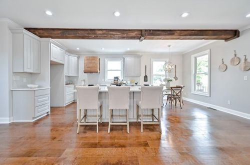 1477 Mercer Ave, Atlanta GA  30337-1515 exterior