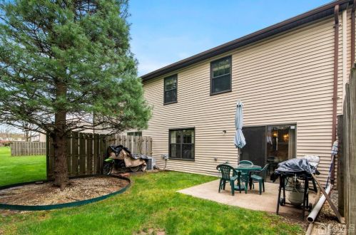 46 Woodfern St, Edison NJ 08820-1443 exterior