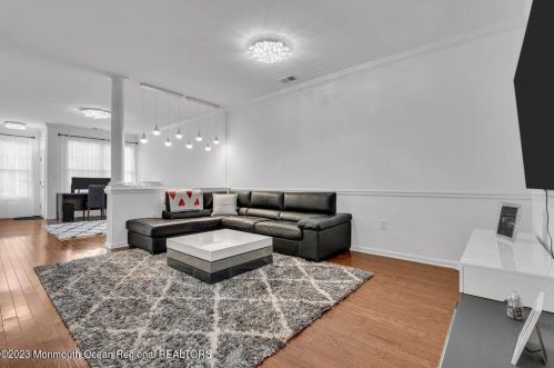 32 Amber Dr, Old Bridge NJ  08857-3588 exterior