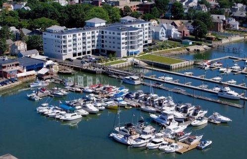 550 Pleasant St, Winthrop MA 02152-2780 exterior