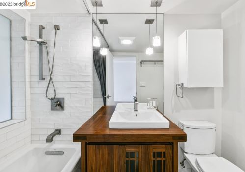 1241 Burnett St, Berkeley CA 94702-2407 exterior