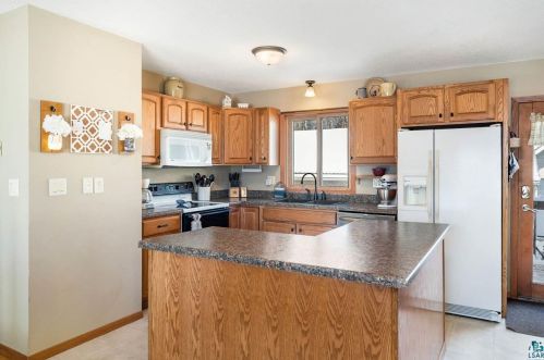 521 Ideal St, Duluth MN 55811-4544 exterior