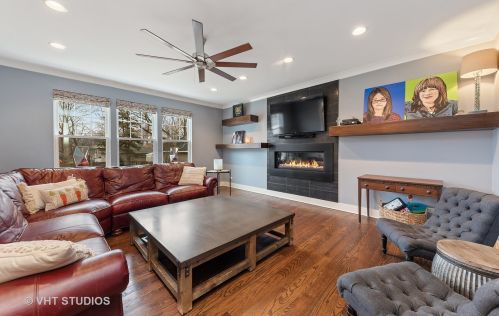 111 Clinton Ave, Elmhurst IL 60126-2906 exterior