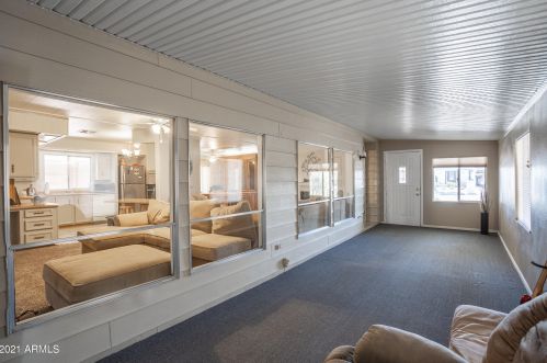 9101 Country Clb Dr, Chandler AZ 85248-6420 exterior