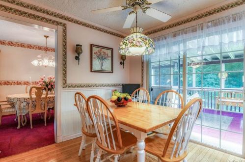 335 Lk Shr Dr, Monroe NY 10950-1814 exterior