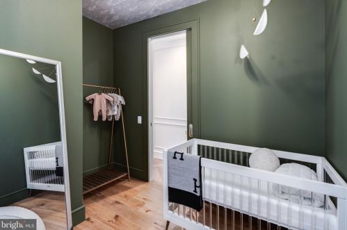 2013 Q St, Washington DC 20002-2373 exterior