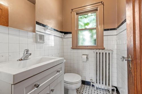 3040 62, Milwaukee WI 53214-1821 exterior