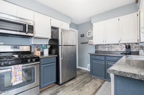 822 Royal Oak St, Wyoming MI exterior