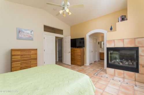 11280 Flt Granite Dr, Tucson AZ 85737-4614 exterior