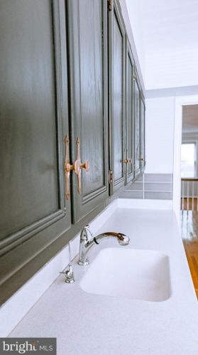 15301 Manor Village Ln, Rockville MD 20853-1820 exterior