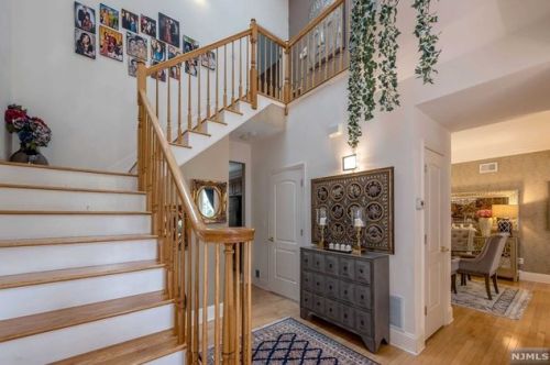 106 Hudson Cv, Edgewater NJ  07020-1483 exterior