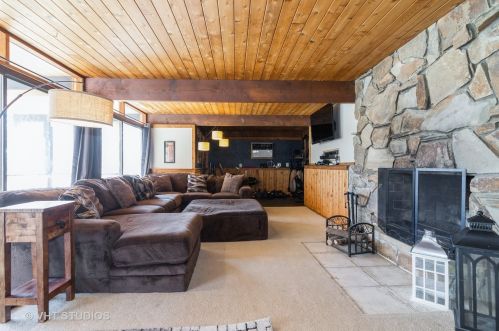 5504 Wonder Wood Dr, Bull Valley IL 60097-9083 exterior