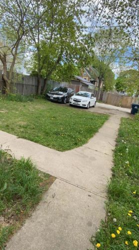 2458 11th St, Milwaukee, WI 53215-3107