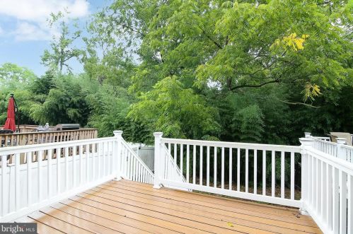 9 Kimberly Dr, Runnemede NJ 08078-2104 exterior