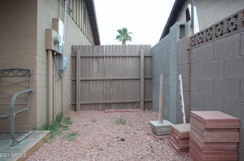 1818 50 Dr, Phoenix AZ 85031-1324 exterior