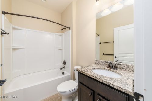 29 Mystic Point Dr, Bluffton SC 29909-2073 exterior