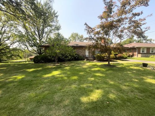 807 Hentschel Pl, Saint Louis, MO 63135-1545